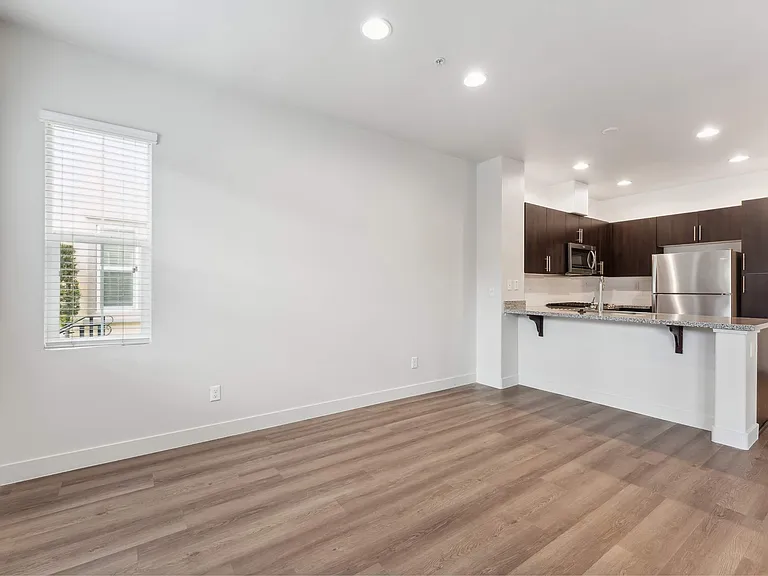 Casa Lago Eastlake — Photo 27