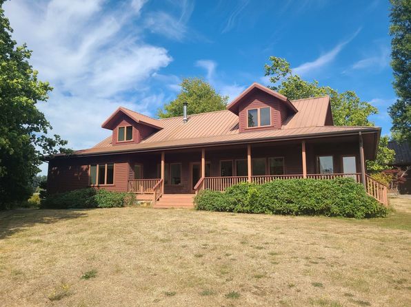1067 Douglas Rd