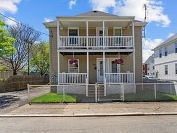 219-221 Bucklin St, Pawtucket, RI 02861