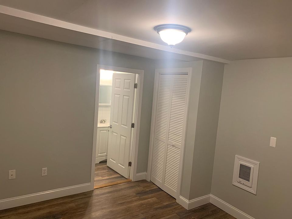 1st image of 49 Linden St Floor 1