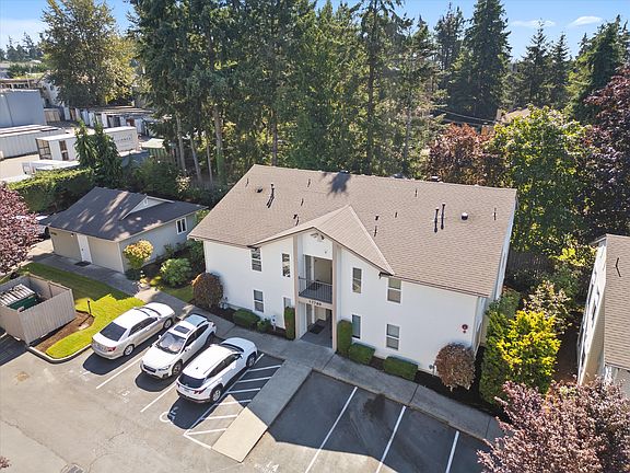 2nd image of 17730 12th Ave NE #303