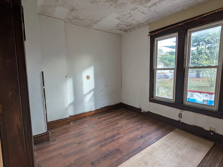 1104 W Smith St — Photo 5
