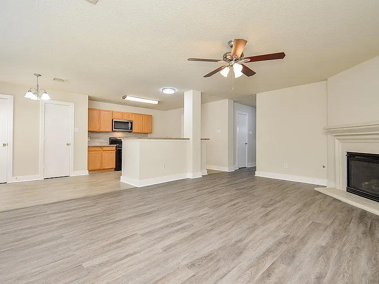 3935 Federal Ln — Photo 10