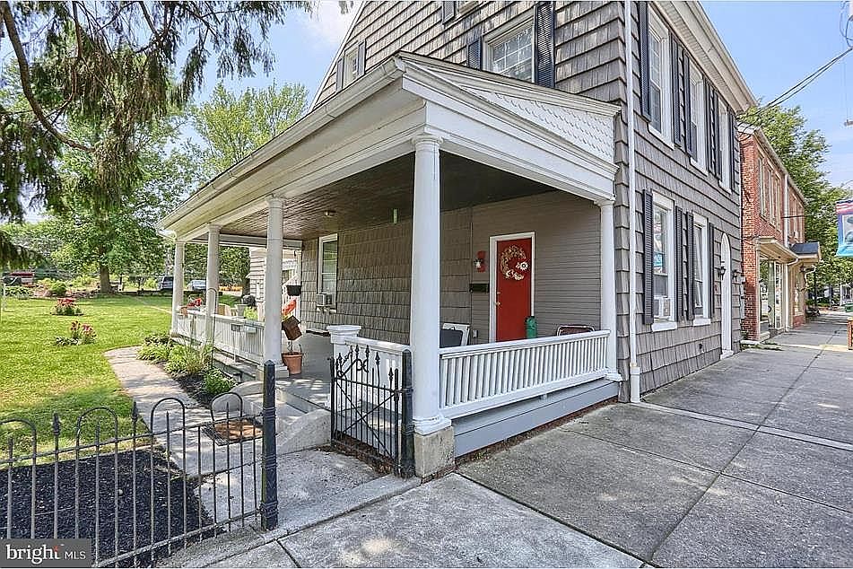 2nd image of 210 E Main St