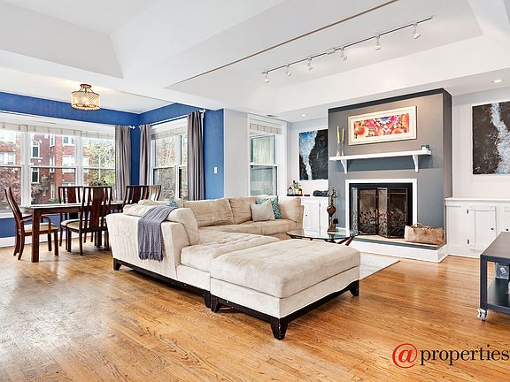 3rd image of 4452 N Malden St APT 1