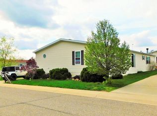 2898 Boulder Ridge Trl, Milford, MI 48380