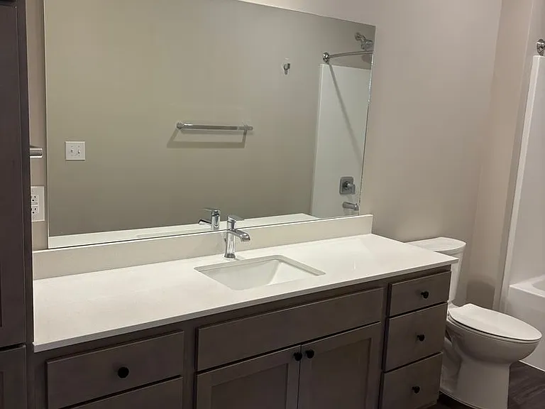 Level at Village Gardens — Photo 88