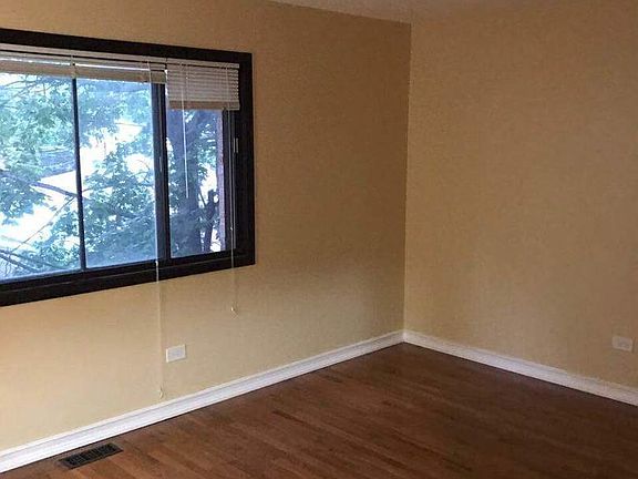 4th image of 6133 N Francisco Ave APT D