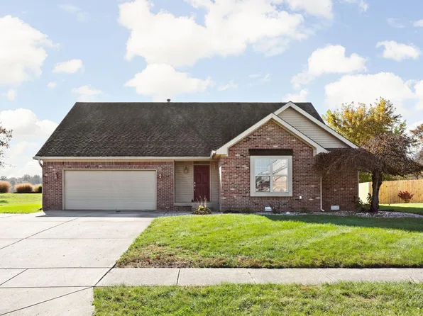 996 S Windhaven Ct, New Palestine, IN 46163