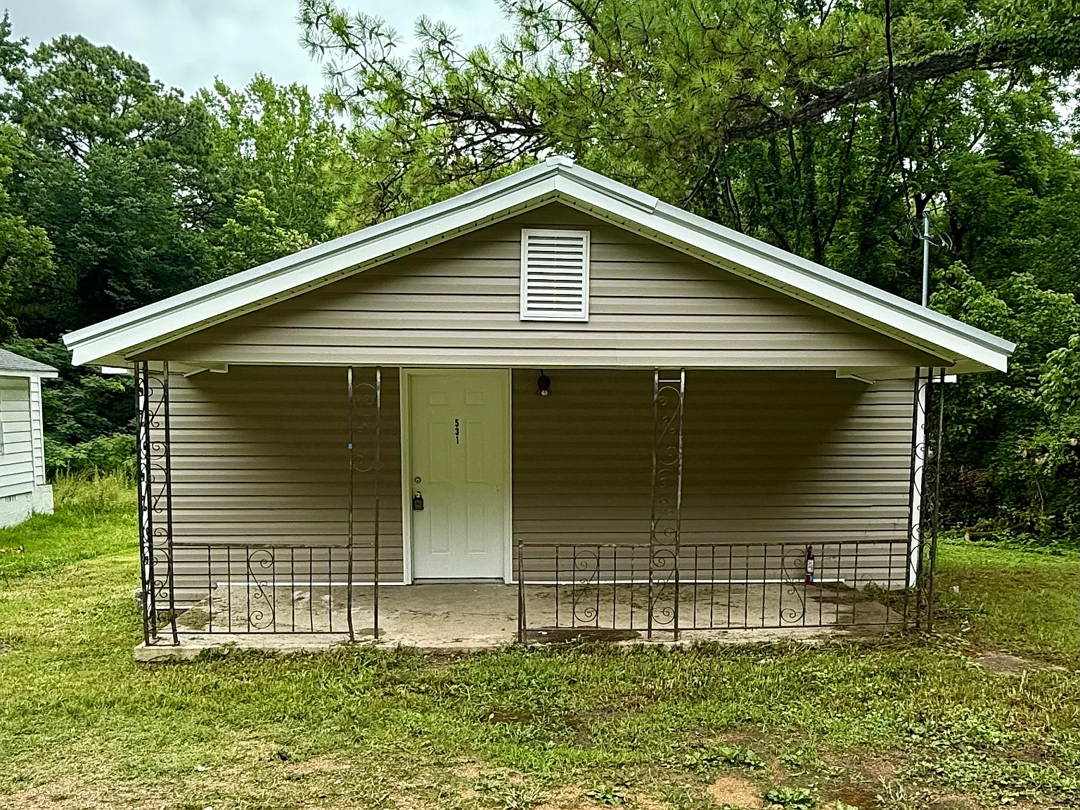 3 bed, 1014 sqft, $975 — Photo 1