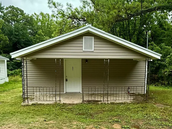 531 W Lake Dr, Bessemer, AL 35020