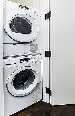 Rented by Avenues Real Estate | media 21