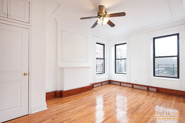 Rented by aptsandlofts.com | media 1