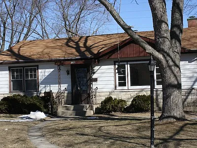 3614 Linden Rd photo 1