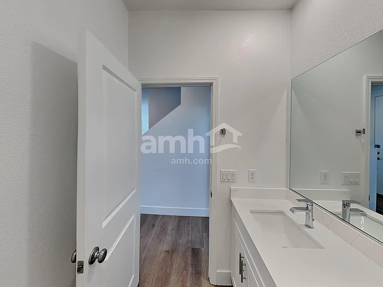 11122 Magallanes St — Photo 13