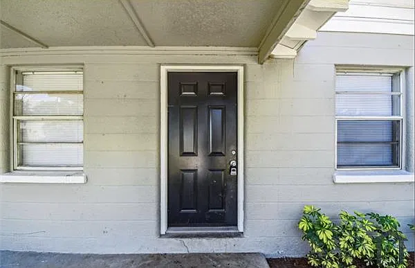 803 W Warren St — Photo 3