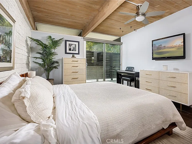 228 Del Gado Rd — Photo 11