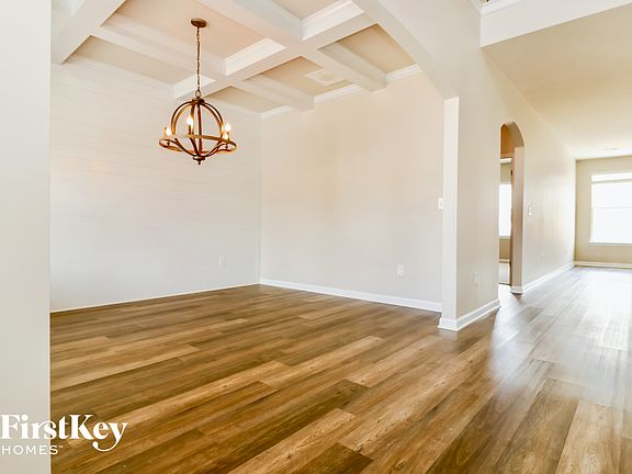 5th image of 225 Villa Grande Dr