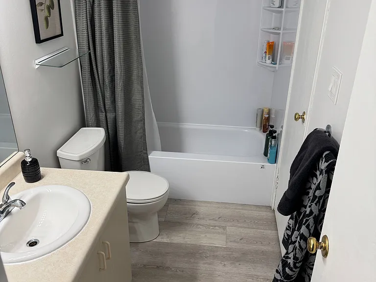 255 Lansdowne Ave W #2 — Photo 11