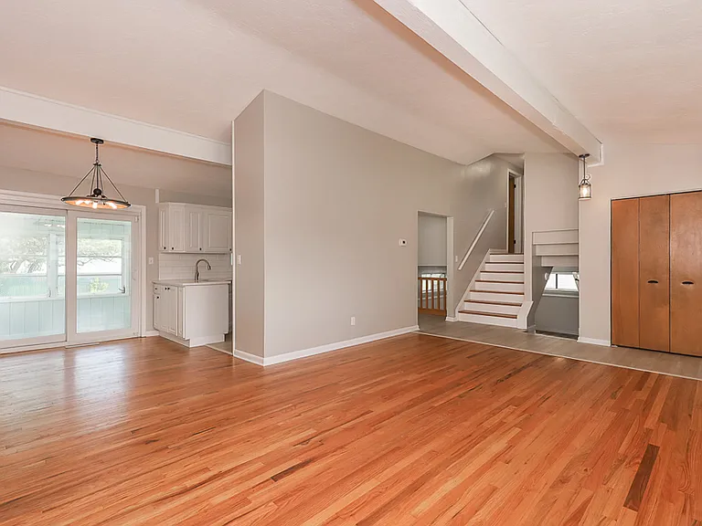 22290 Sharon Ln — Photo 2
