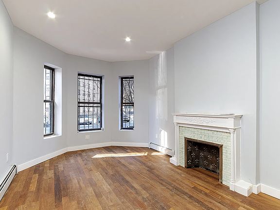 5th image of 682 Union Ave #A