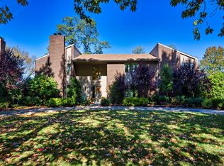 729 Pinoak Rd, Pittsburgh, PA 15243