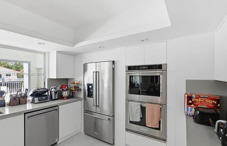 4 bed, 3361 sqft, $13,000 — Photo 3