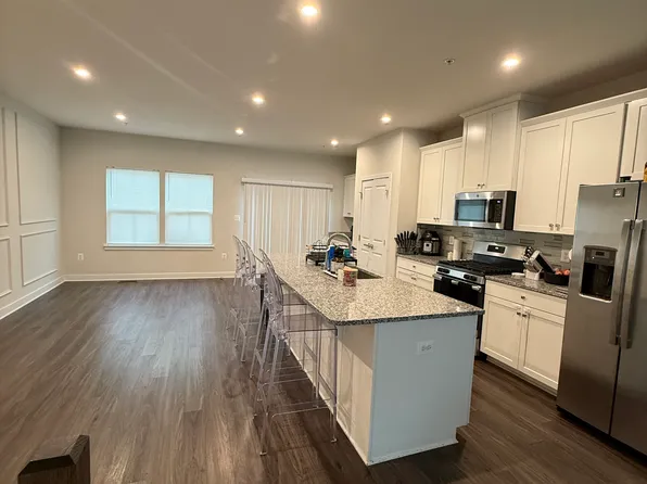 2804 Toles Park Dr, Suitland, MD 20746