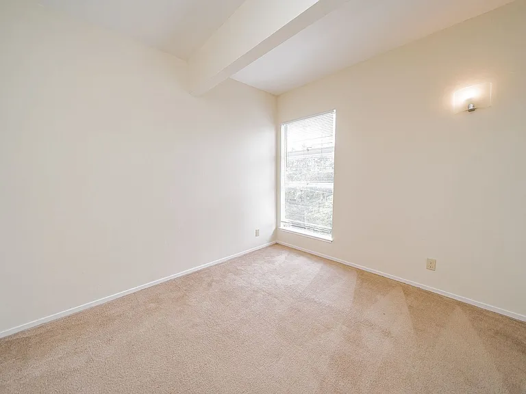 110 Frisbie Street — Photo 10
