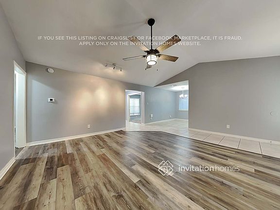 3rd image of 4913 Cliffwood Dr