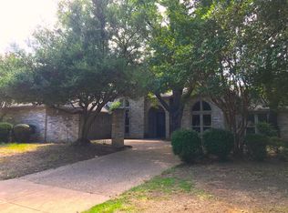 2003 Shadow Ridge Dr, Arlington, TX 76006