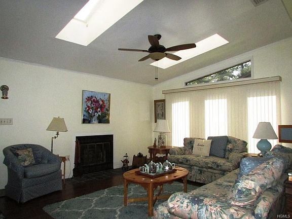 5th image of 85 Lake View Dr
