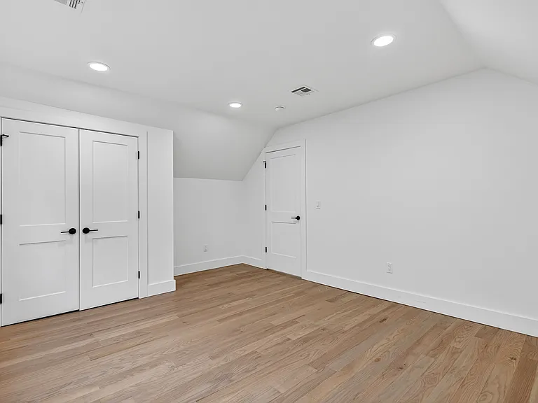 46 Hudson Ave #A — Photo 6