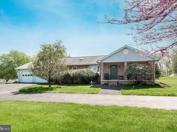 4548 Rinely Rd, Stewartstown, PA 17363