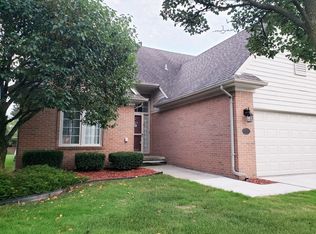 43528 Inglenook Ct, Sterling Heights, MI 48314