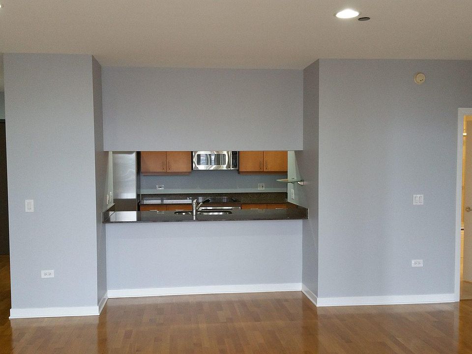 1st image of 737 W Washington Blvd APT 3002
