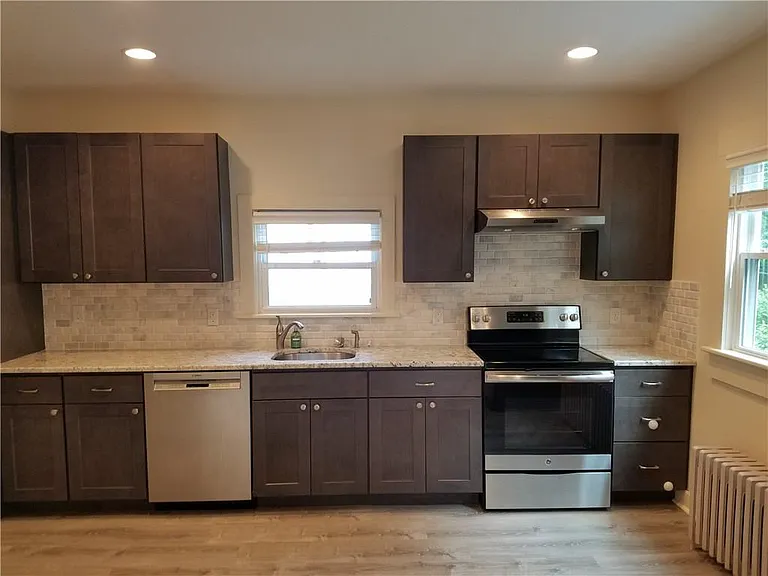 49 Merton Rd #2 — Photo 5