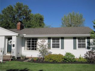 423 Powell Dr, Bay Village, OH