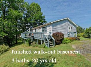 44 Blakely Ct, Troy, NY 12180