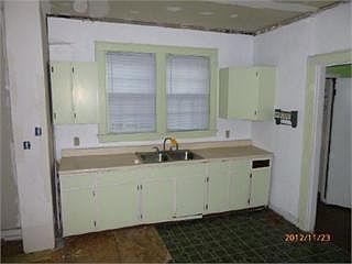 2nd image of 2444 Linden Ave