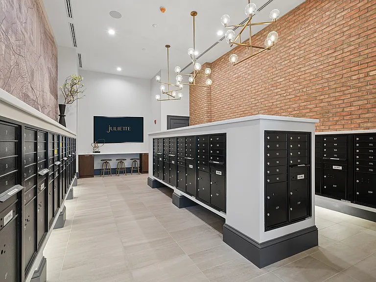 Juliette Mailroom