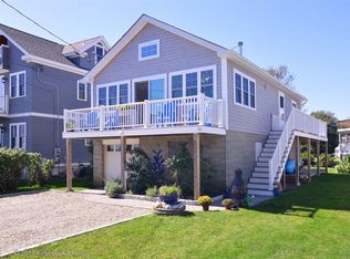 27 5th Ave, Charlestown, RI 02813