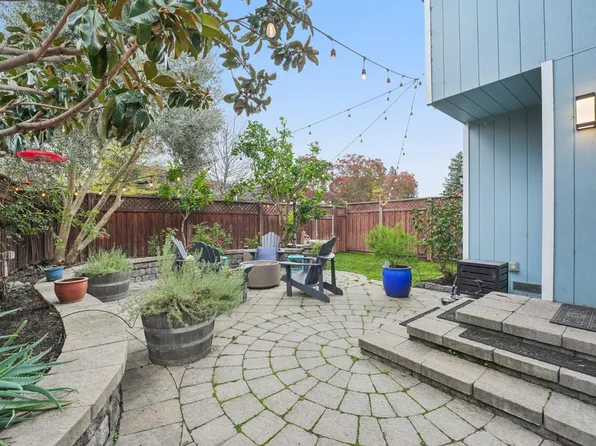 31 Regents Circle, Rohnert Park, CA 94928