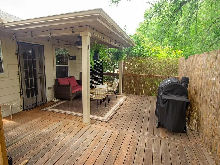 5209 English Glade Dr — Photo 16