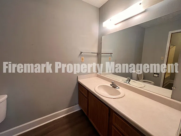 Pecan Manor Apartments — Photo 7