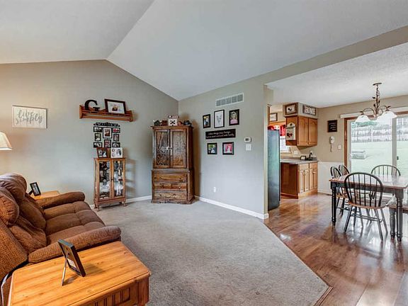 4th image of 6900 Oakmont Ct