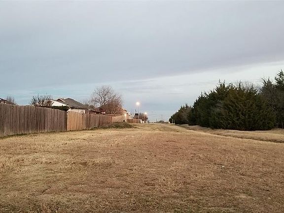3rd image of 1805 Saint Lawrence Way