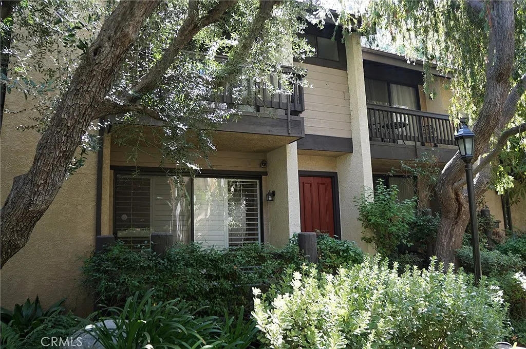 4 bed, 2.5 bath, 1666 sqft, $4,290 — Photo 1