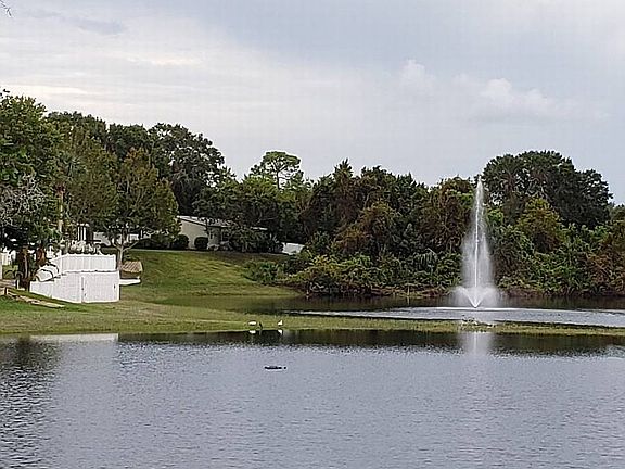 4th image of 335 Kingslake Dr
