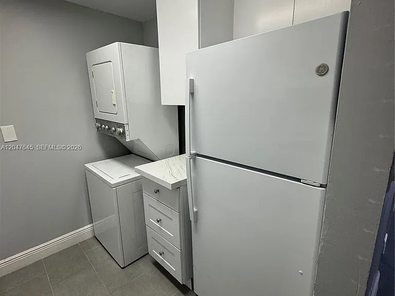 1933 SW 7th St #504 — Photo 19